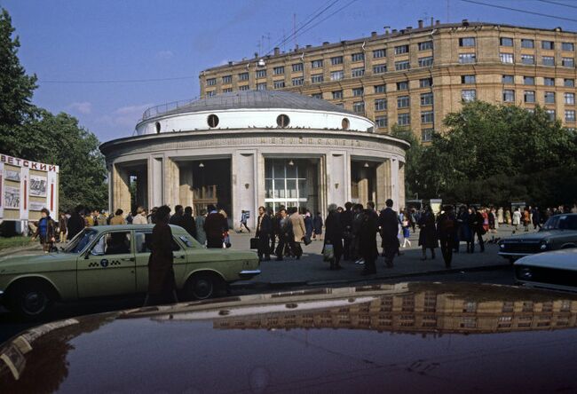 Станция метро Новокузнецкая