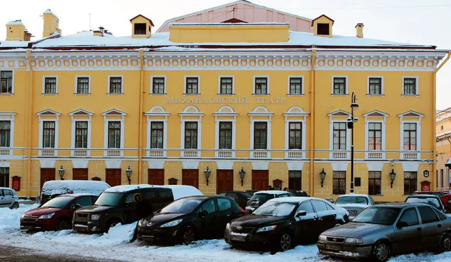 Здание Михайловского театра