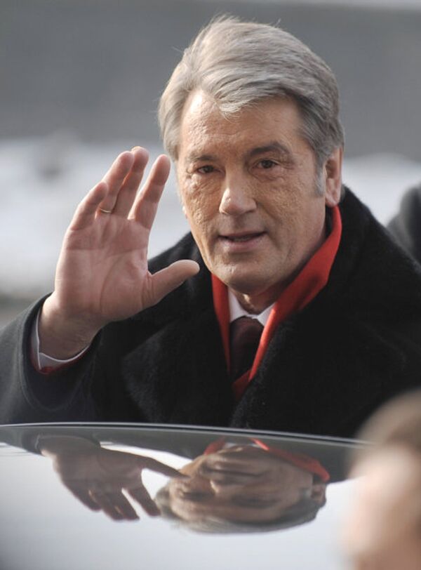 Действующий президент Украины Виктор Ющенко принял участие в голосовании в день второго тура выборов президента Украины