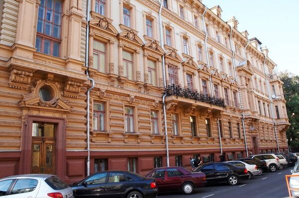 Пятый дом советов, доходный дом Шереметева, Романов переулок, 3