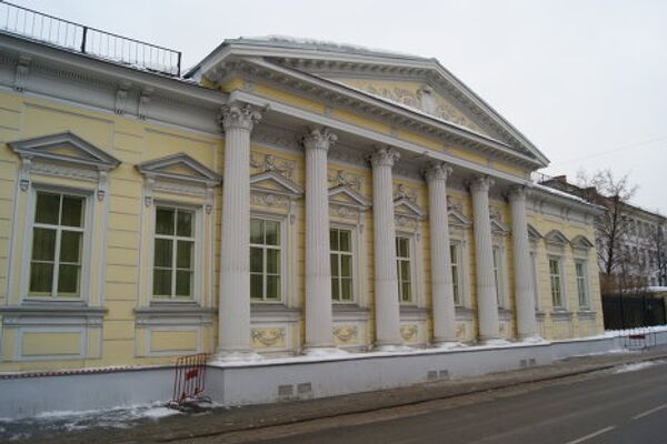 Усадьба А. Щепочкиной - Н. Львова, первая половина XIX века, перестроена в 1884 году.