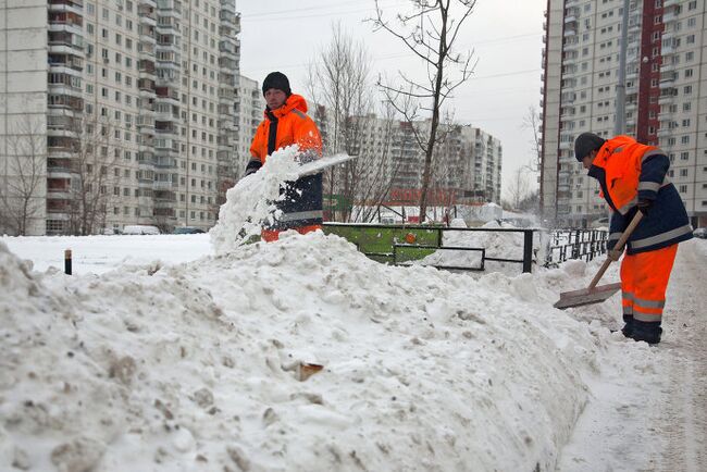 Сильный снегопад прошел в Москве