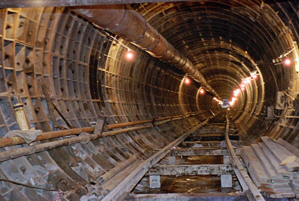 Строительство подземного тоннеля Бутовской линии метро