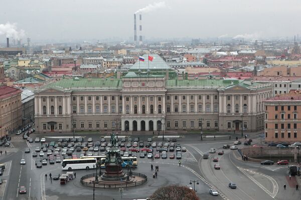 Вид на Мариинский дворец и Исаакиевскую площадь