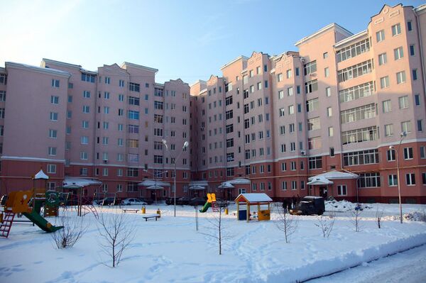 Жители подмосковных Бронниц, лишившиеся жилья из-за взрыва бытового газа в жилом доме, получили новые квартиры