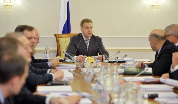 Вице-премьер РФ Игорь Шувалов (в центре)