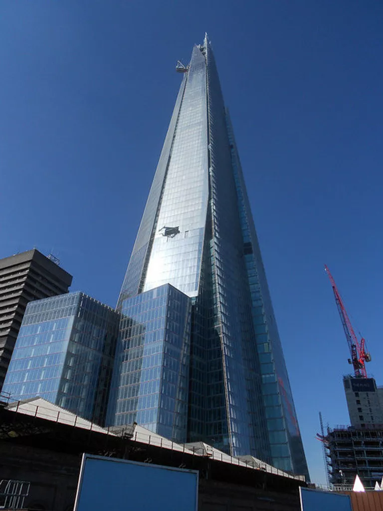 Небоскреб Shard (Осколок) в Лондоне Небоскреб Shard (Осколок) в Лондоне