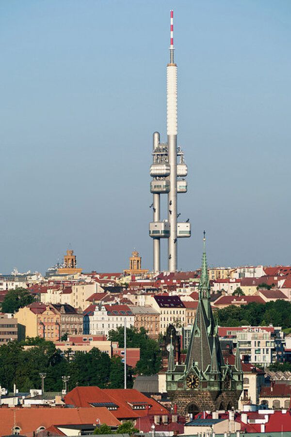 Жижковская телебашня в Праге