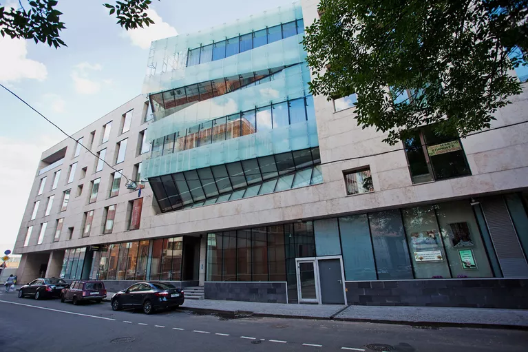 Дом Crystal House по адресу Коробейников переулок, 1 в Москве Дом Crystal House по адресу Коробейников переулок, 1 в Москве