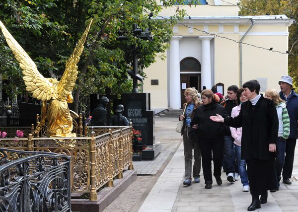 Экскурсия по Ваганьковскому кладбищу