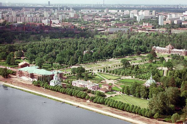 Вид на Музей-усадьбу Кусково