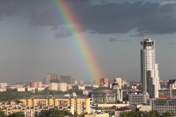 Гостиничный комплекс Красные Холмы на Космодамианской набережной в Москве