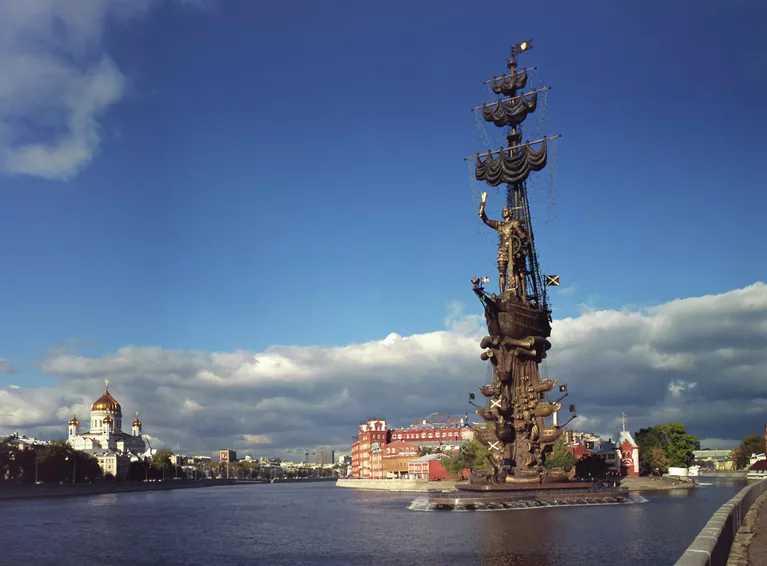 Памятник Петру I работы Зураба Церетели Памятник Петру I работы Зураба Церетели