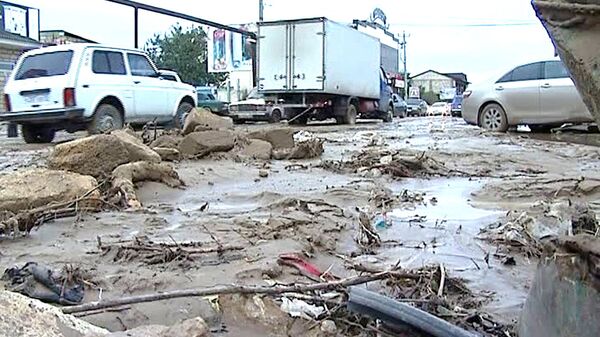Размытые дороги, подтопленные дома – последствия наводнения в Дербенте 
