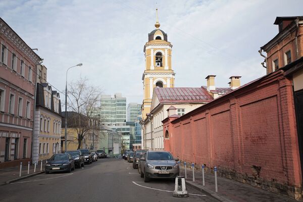 Панорама Рождественской улицы в Москве