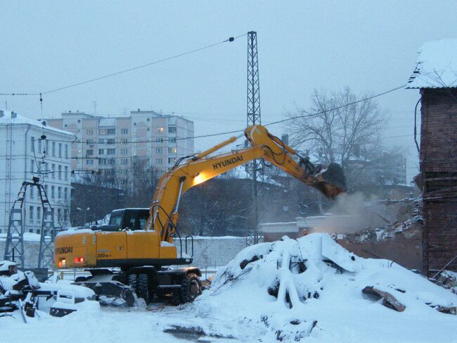 Паровозное депо станции Подмосковная в Москве. Деревянный жилой дом. 