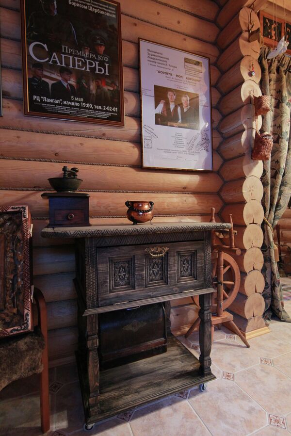 Столярная мастерская и самодельная мебель в усадьбе Бориса Щербакова