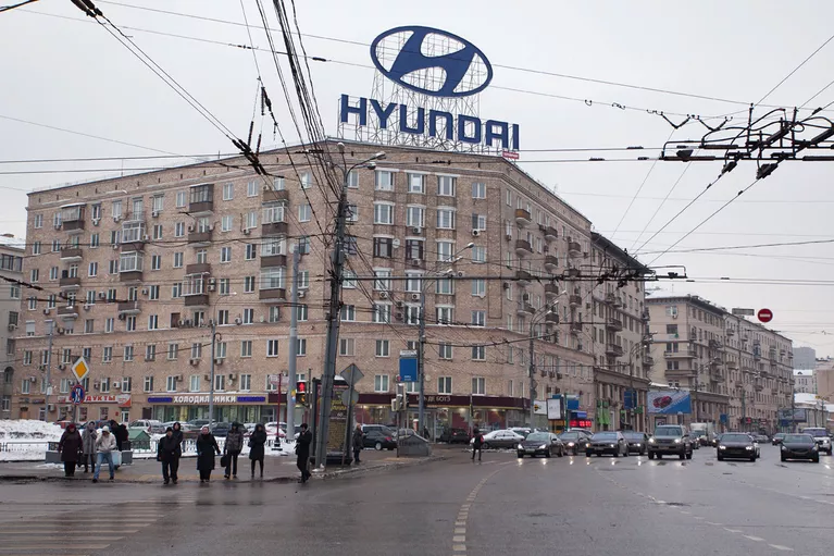 Самые заметные рекламные конструкции на крышах Москвы Самые заметные рекламные конструкции на крышах Москвы