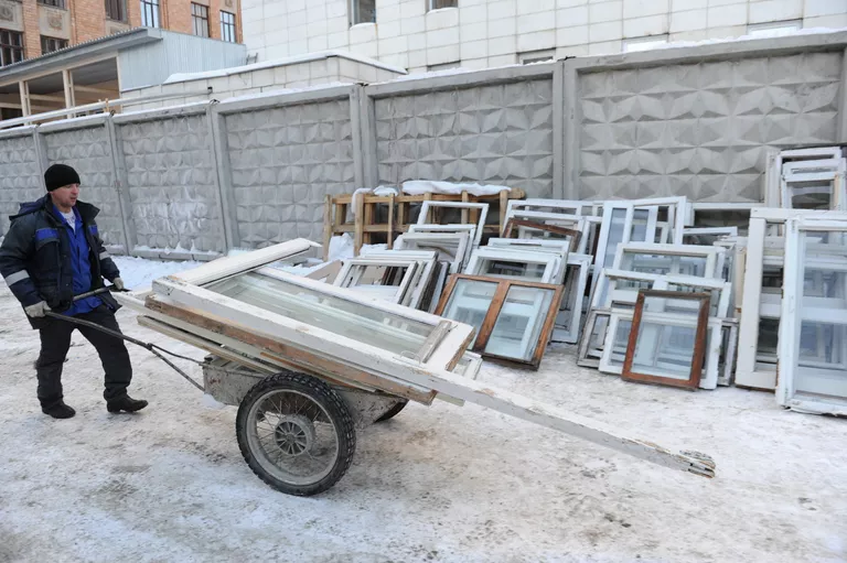 Последствия метеоритного дождя в Челябинске Последствия метеоритного дождя в Челябинске
