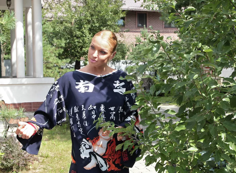 Балерина Анастасия Волочкова продемонстрировала дом, в котором она живет Балерина Анастасия Волочкова продемонстрировала дом, в котором она живет