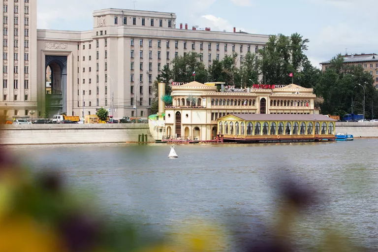 Самые яркие дебаркадеры Москвы-реки Самые яркие дебаркадеры Москвы-реки