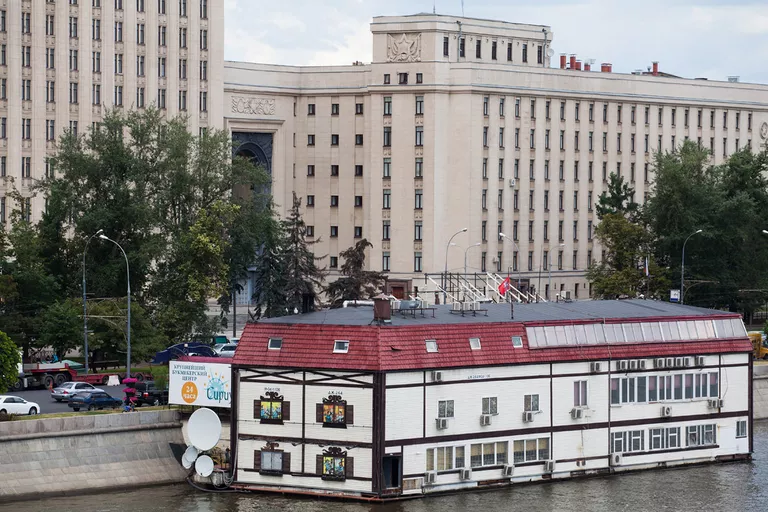 Самые яркие дебаркадеры Москвы-реки Самые яркие дебаркадеры Москвы-реки