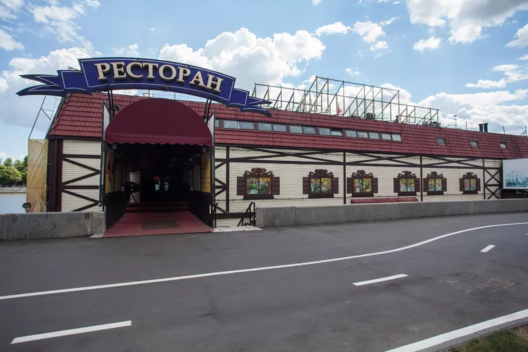 Самые яркие дебаркадеры Москвы-реки Самые яркие дебаркадеры Москвы-реки