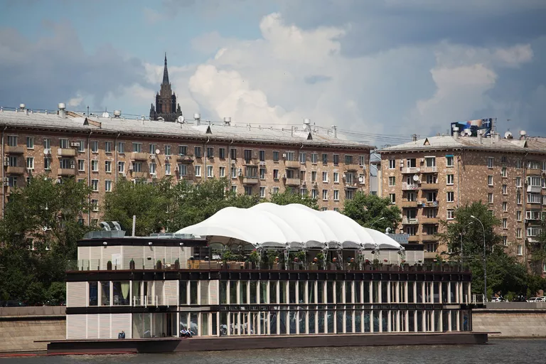 Самые яркие дебаркадеры Москвы-реки Самые яркие дебаркадеры Москвы-реки