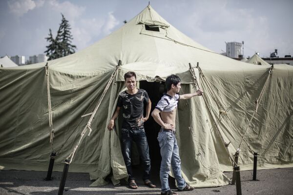Палаточный лагерь для нелегальных мигрантов