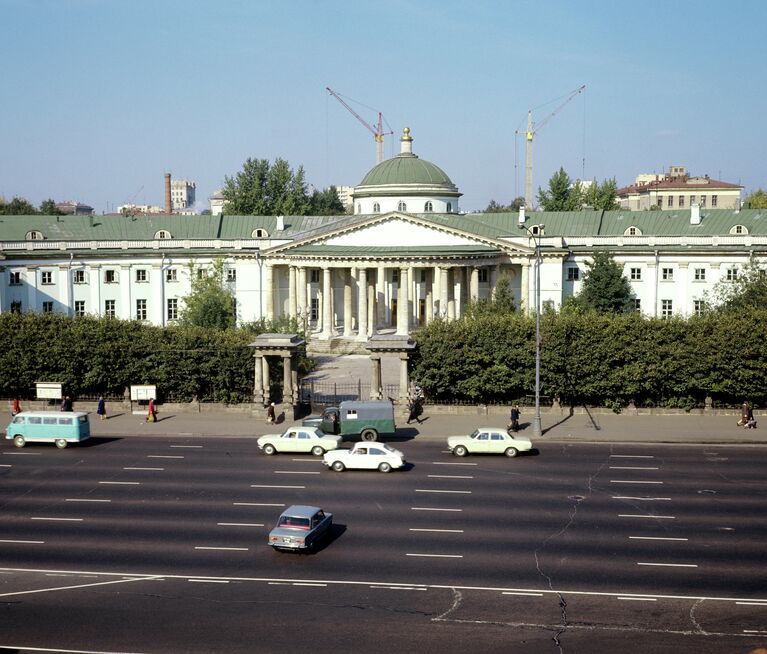 Здание Московского городского научно-исследовательского института скорой помощи имени Н.В. Склифосовского