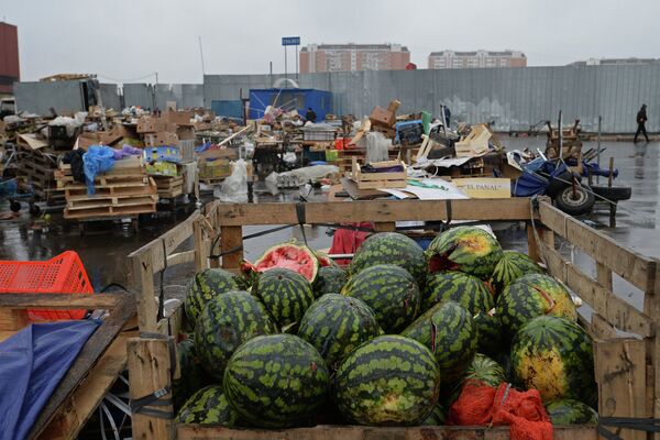 Закрывшийся рынок при овощебазе Новые Черемушки в Бирюлево