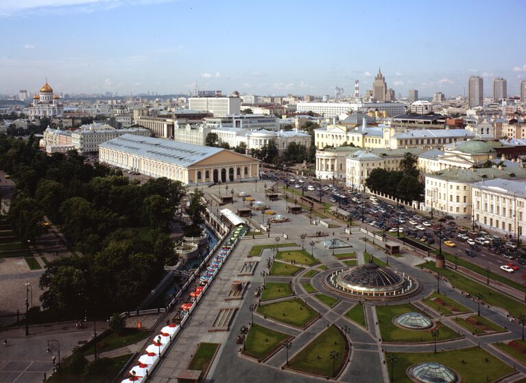 Вид на Манежную площадь в Москве