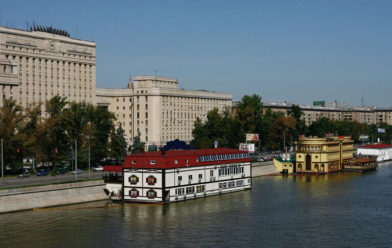 Рестораны Два Петра и Сказка Востока