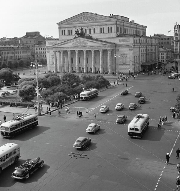 Вид на здание Государственного академического Большого театра СССР