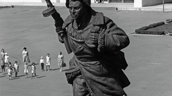 Памятник Герою Советского Союза, рядовому пехоты А.Матросову