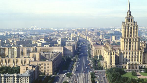 Вид на Кутузовский проспект