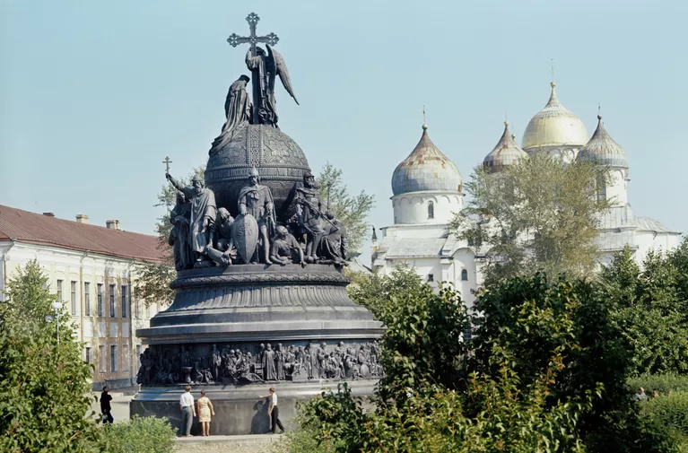 Памятник Тысячелетие России Памятник Тысячелетие России