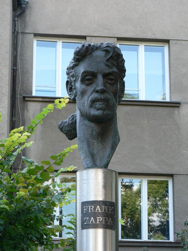 Памятник Фрэнку Заппе