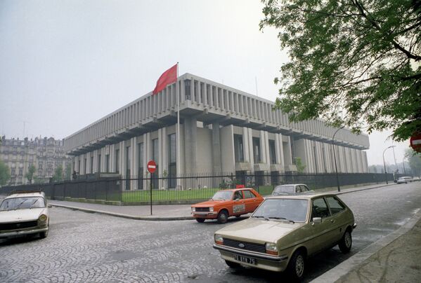 Здание советского посольства в Париже