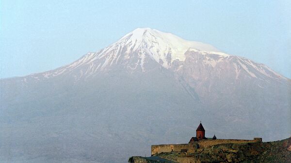 Храм Хор-Вирап в Армении
