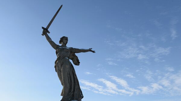 Монумент Родина-Мать на Мамаевом кургане в Волгограде