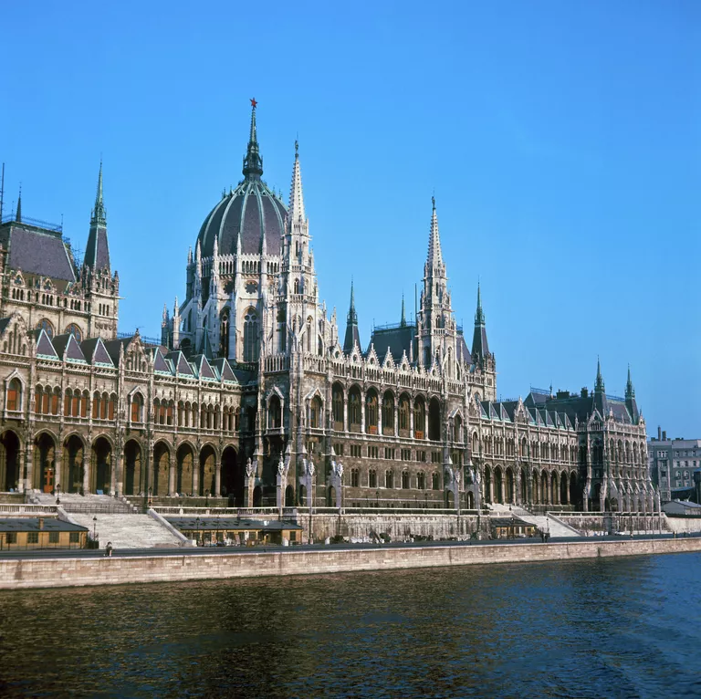 Здание Парламента в Будапеште Здание Парламента в Будапеште