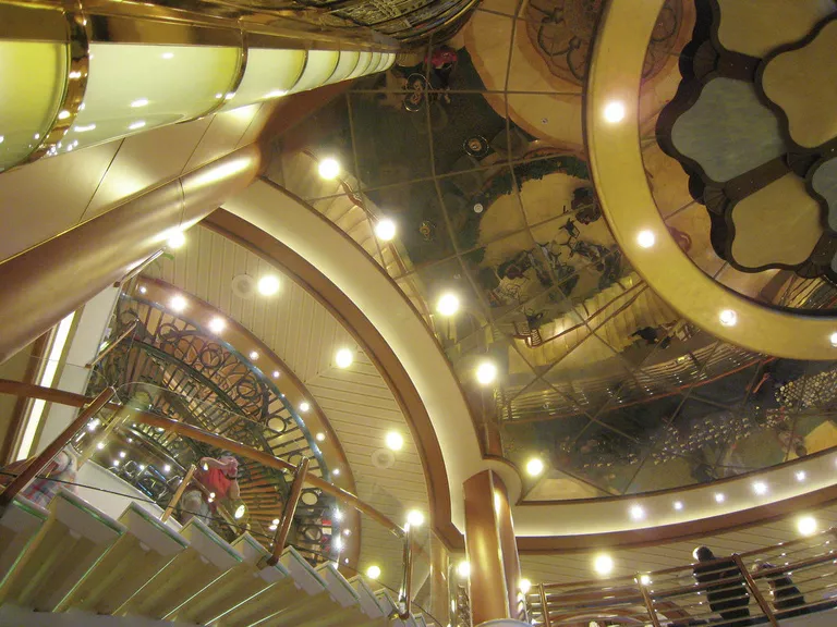 Интерьер Diamond Princess Интерьер Diamond Princess