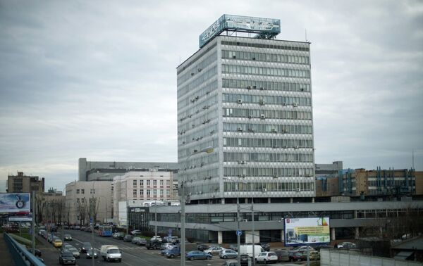 Вид на здание завода имени И.А. Лихачева в Москве