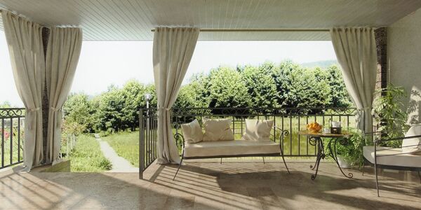 Открытые солнцу: 7 идей дизайна террасы загородного дома