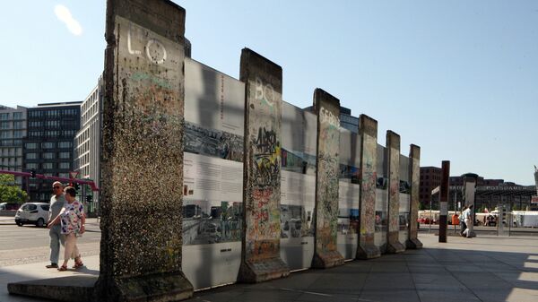 Фрагмент Берлинской стены на Потсдамской площади в районе Тиргартен
