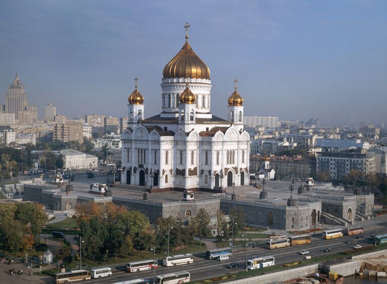 Вид на храм Христа Спасителя