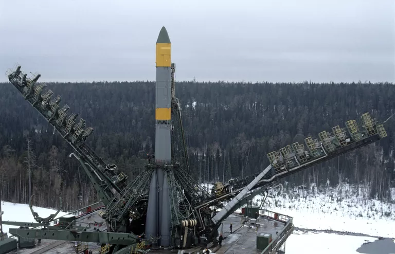 Ракета с искусственным спутником Земли Ресурс Ф-2 Ракета с искусственным спутником Земли Ресурс Ф-2