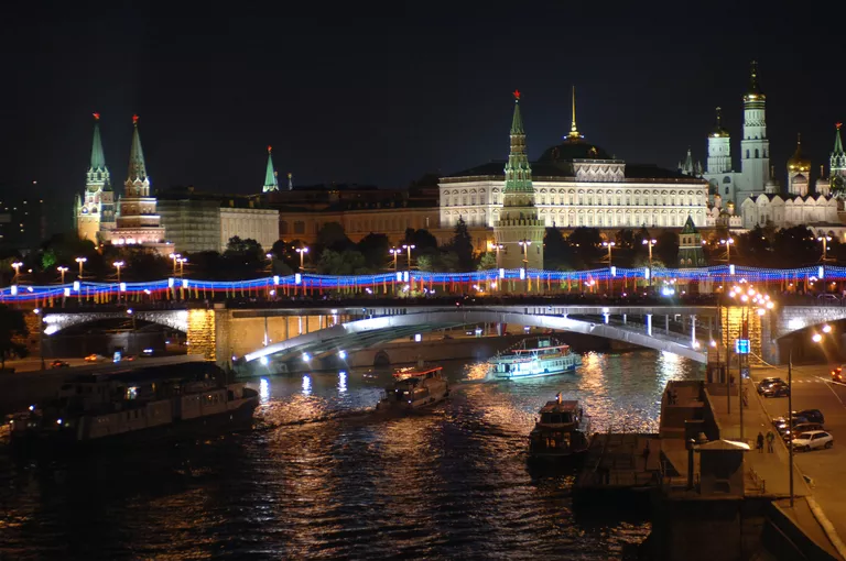 Вид на Кремль и Большой Каменный мост Вид на Кремль и Большой Каменный мост