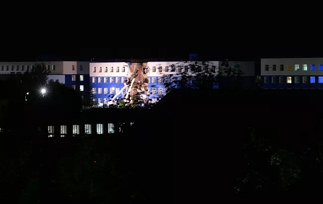 Обрушение крыши учебного центра ВДВ в Омской области